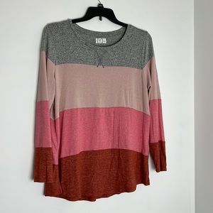 Maurices color block crew neck top
